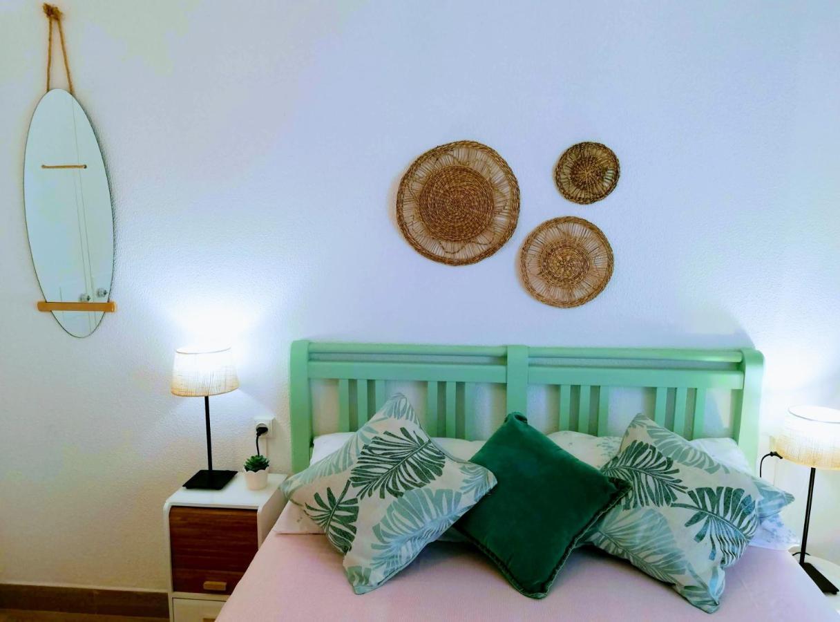 Apartamento Praia De Монте Гордо Екстериор снимка