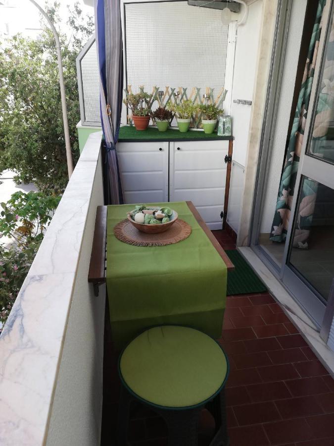 Apartamento Praia De Монте Гордо Екстериор снимка