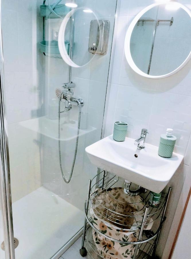 Apartamento Praia De Монте Гордо Екстериор снимка