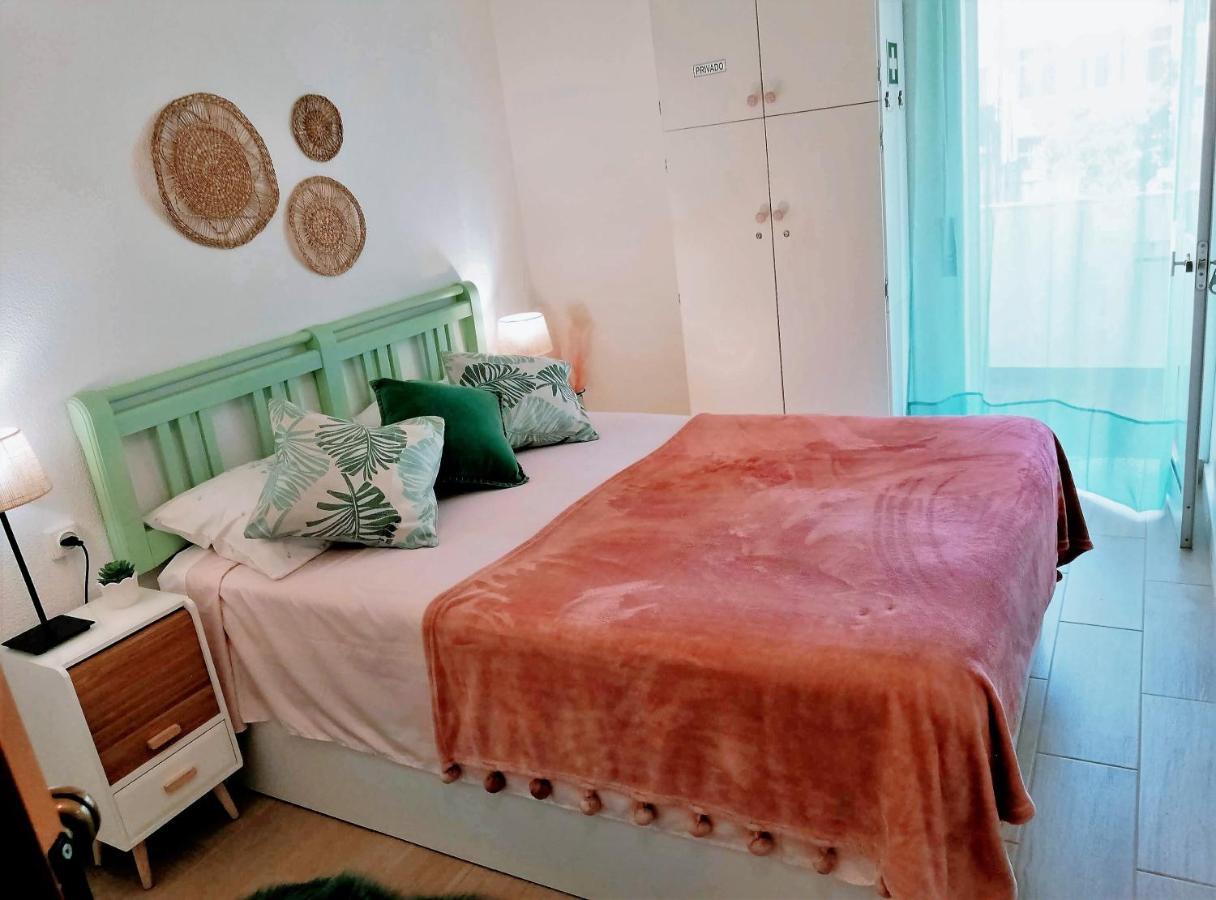 Apartamento Praia De Монте Гордо Екстериор снимка
