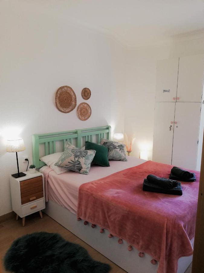 Apartamento Praia De Монте Гордо Екстериор снимка