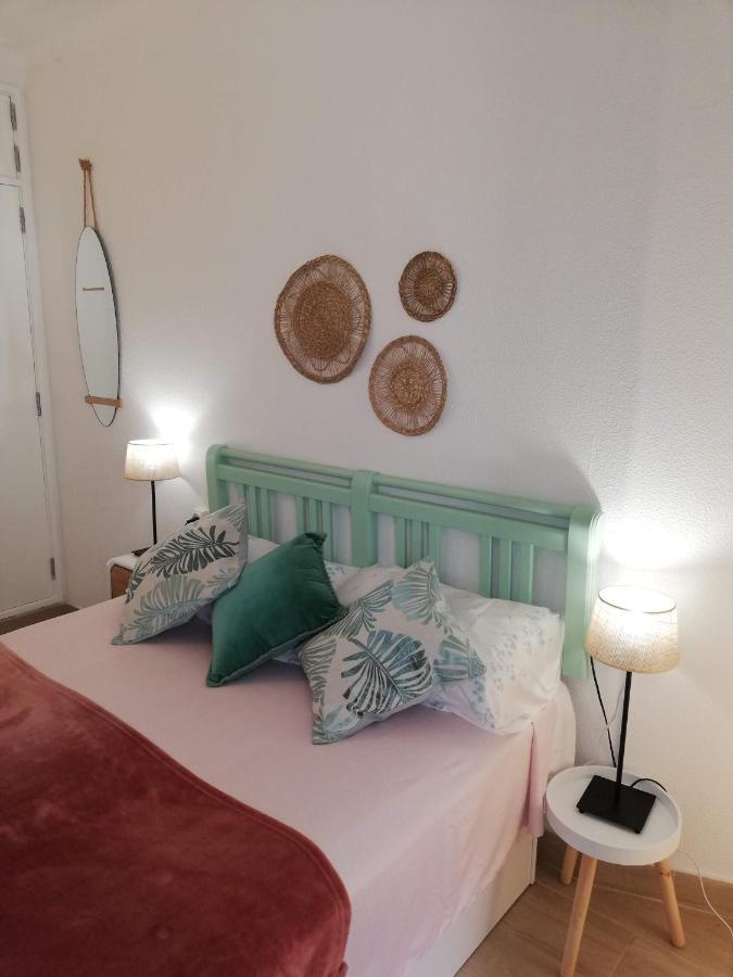 Apartamento Praia De Монте Гордо Екстериор снимка