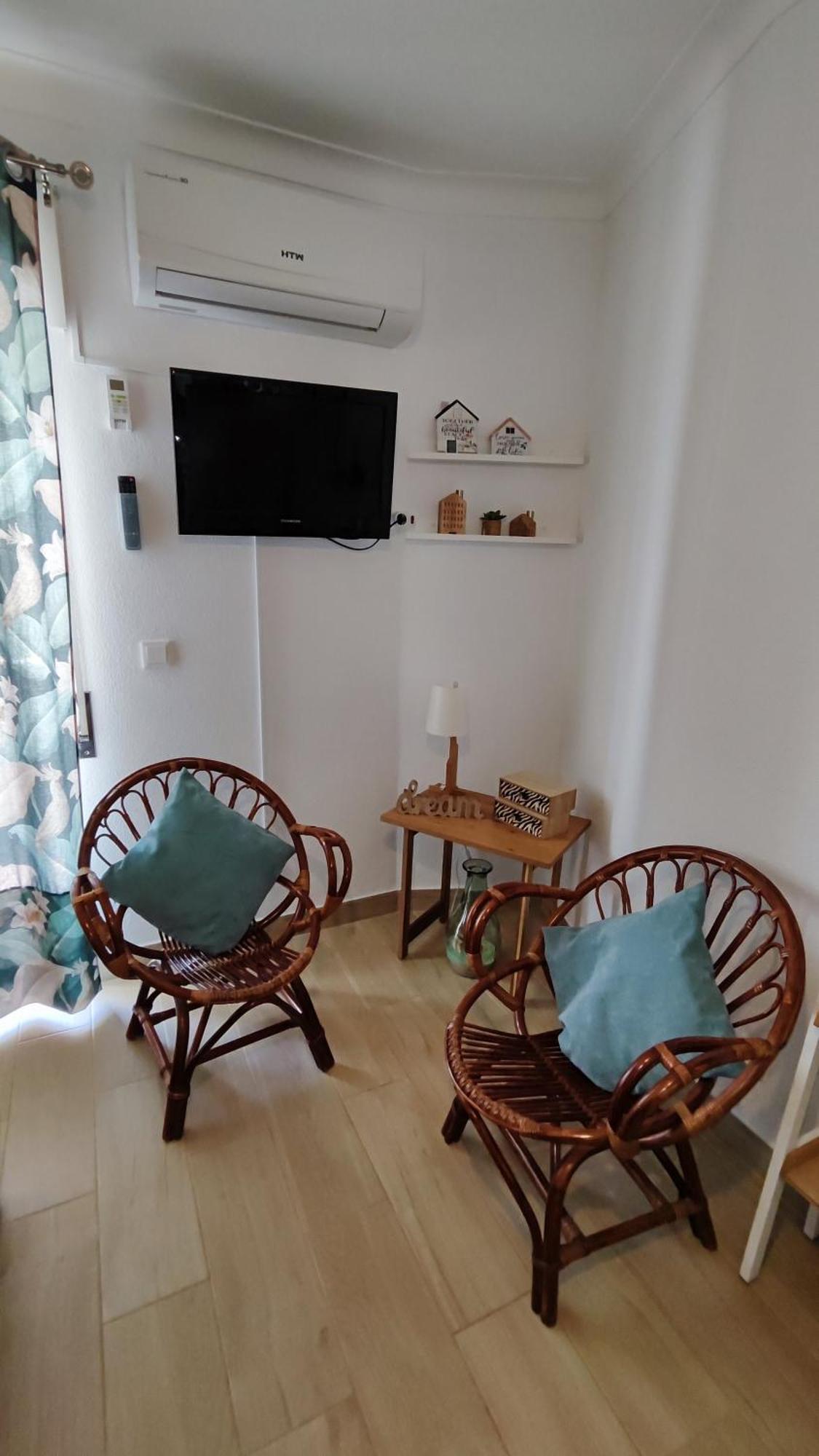 Apartamento Praia De Монте Гордо Екстериор снимка